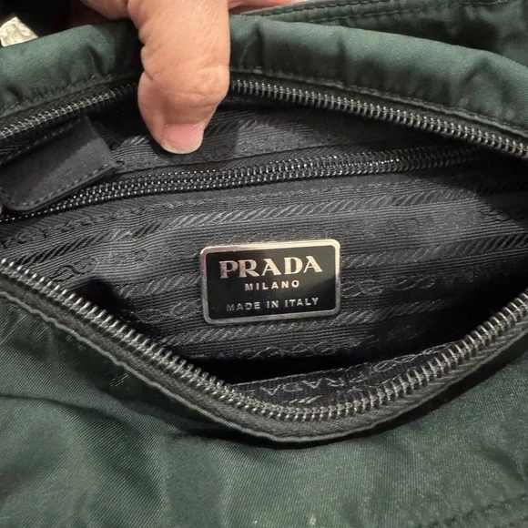 Authentic Prada Green Nylon Tessuto Shoulder Tote Bag - Made in Italy - Picture 9 of 10
